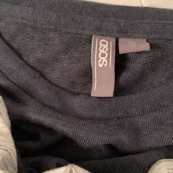 Asos Women’s T- Shirt Size Small - Picture 8 of 8